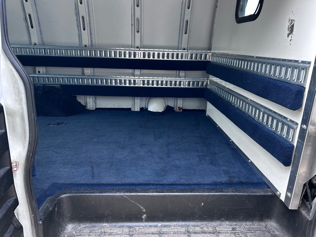 2019 Chevrolet Express Image 7