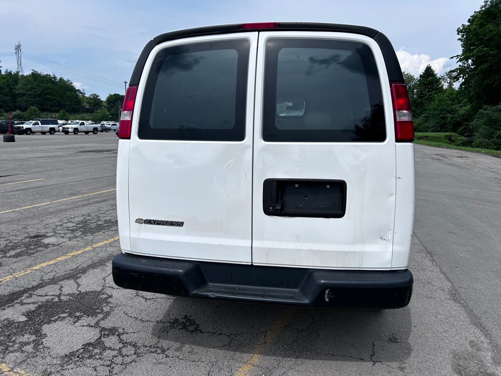 2019 Chevrolet Express Image 10