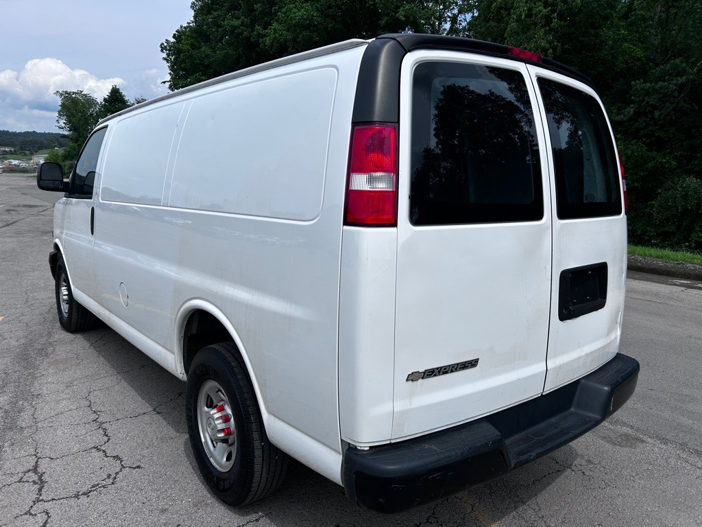 2019 Chevrolet Express Image 12