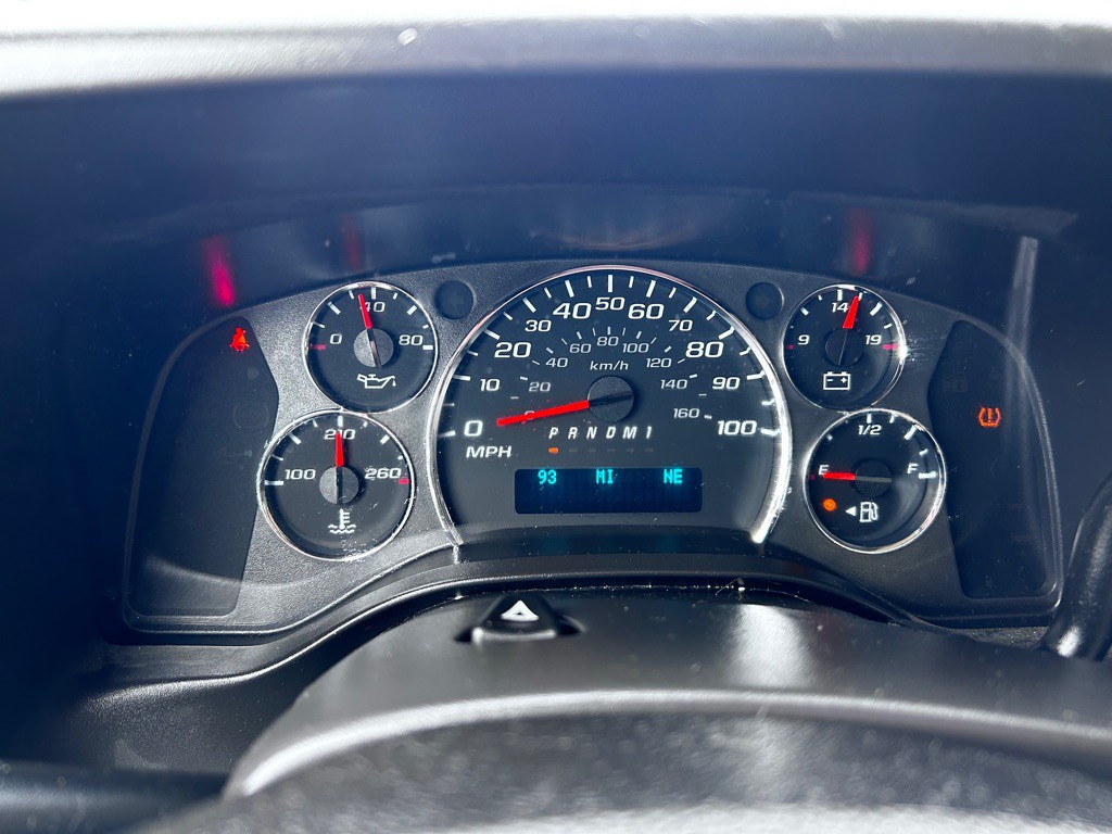 2019 Chevrolet Express Image 17