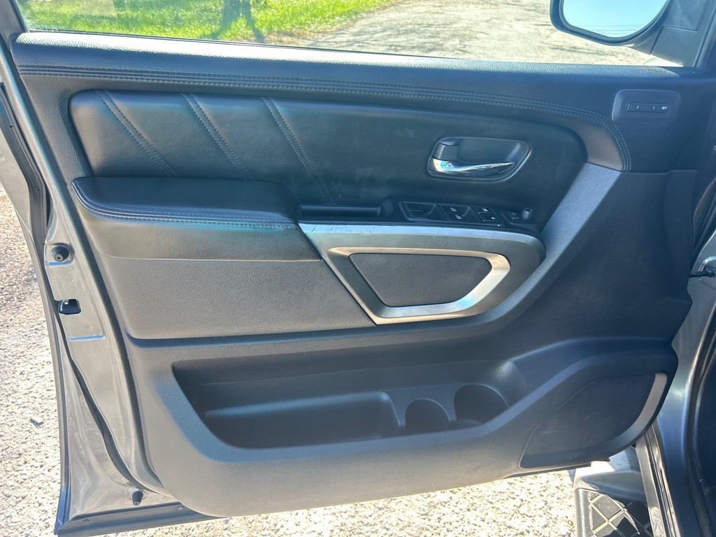 2015 Nissan Armada Image 7