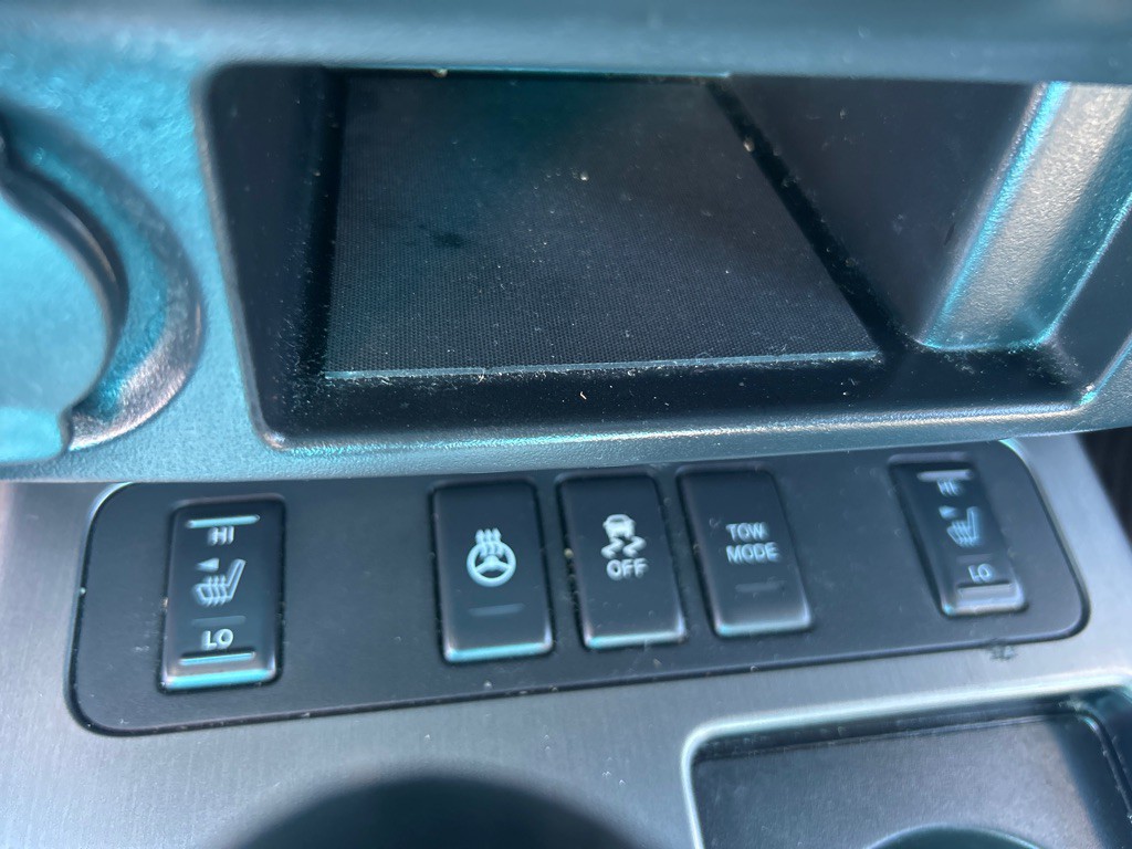 2015 Nissan Armada Image 13