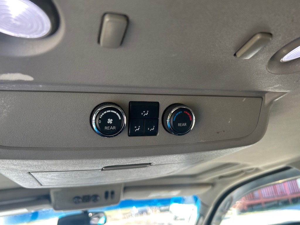 2015 Nissan Armada Image 22