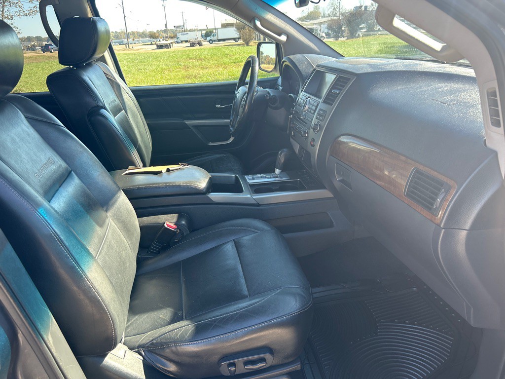 2015 Nissan Armada Image 27