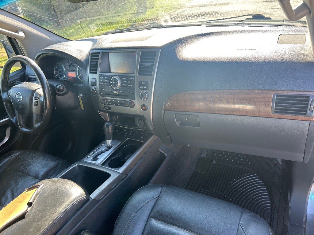 2015 Nissan Armada Image 28