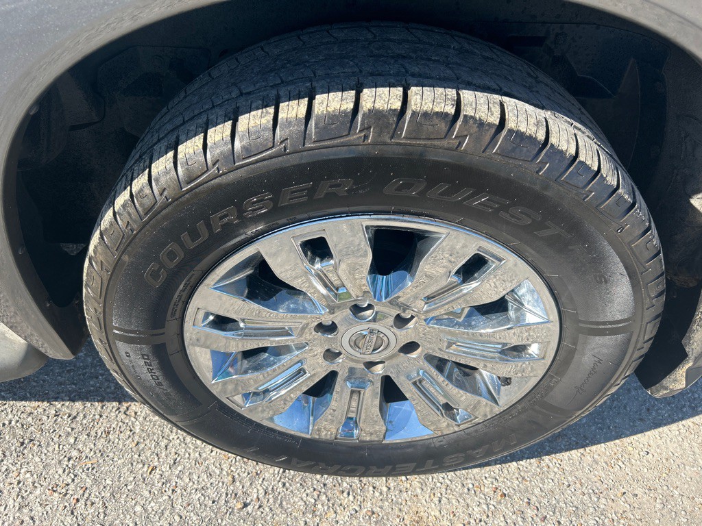 2015 Nissan Armada Image 32