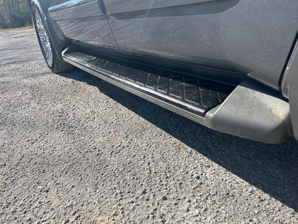 2015 Nissan Armada Image 35