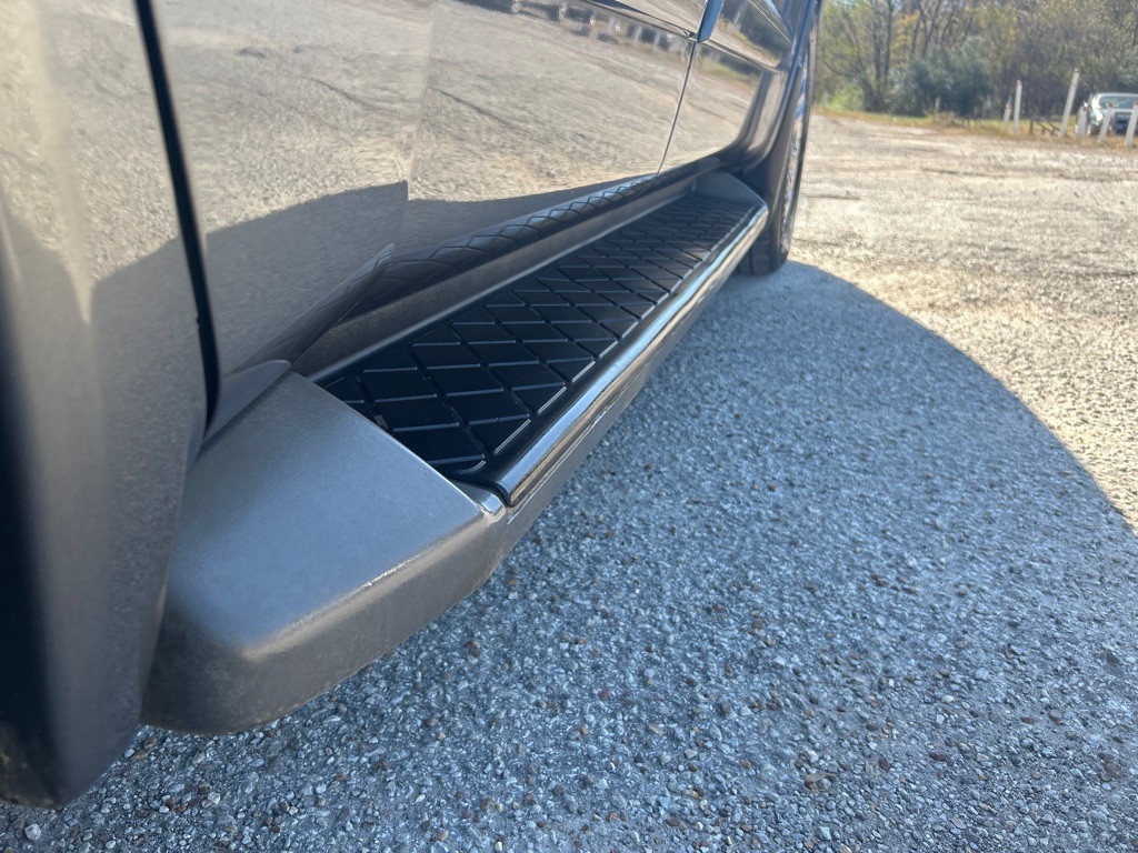 2015 Nissan Armada Image 36