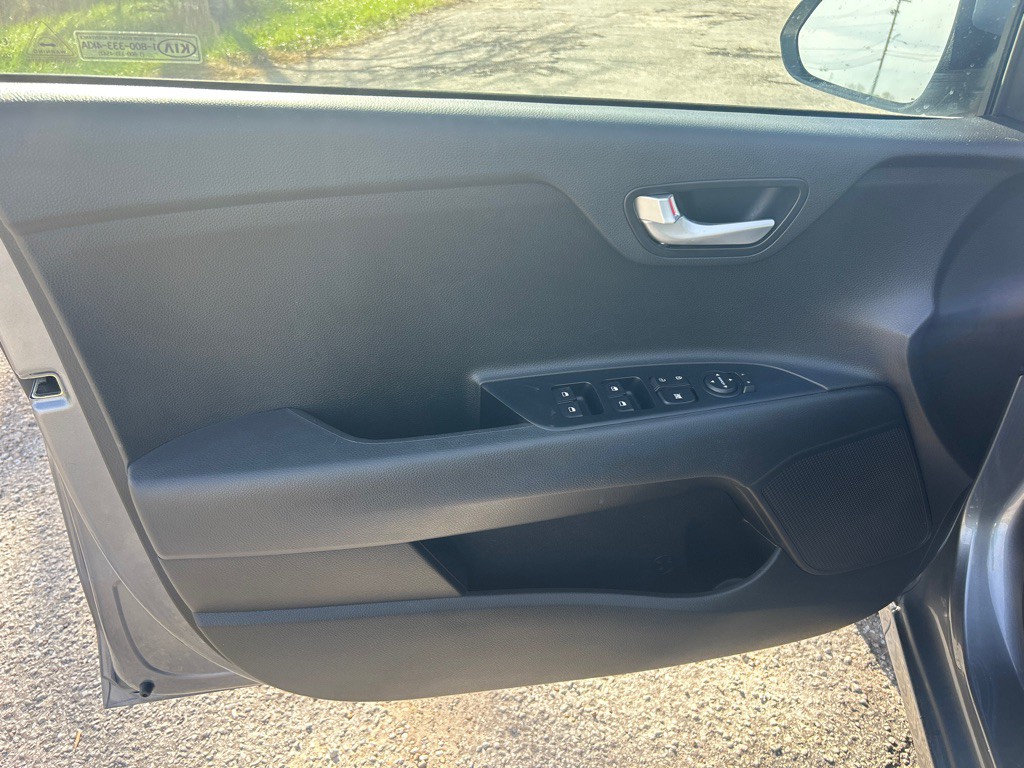 2020 Kia Rio Image 7