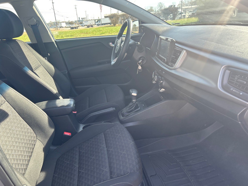 2020 Kia Rio Image 18