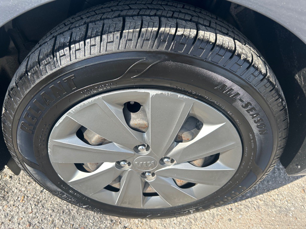 2020 Kia Rio Image 24