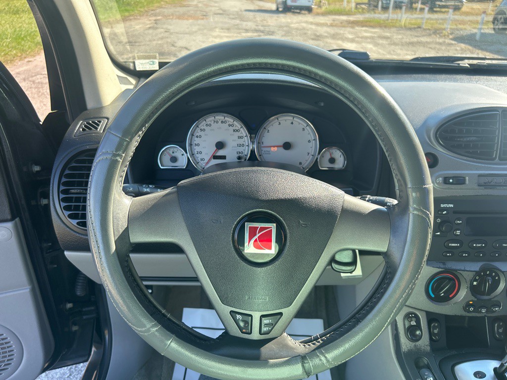 2005 Saturn Vue Image 9