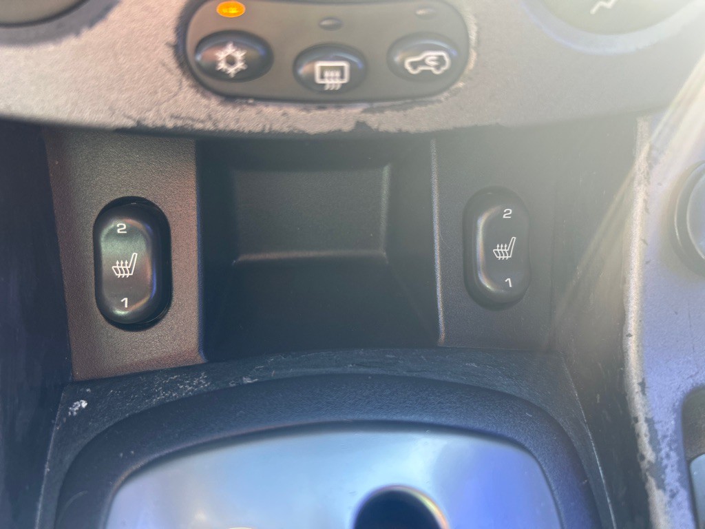 2005 Saturn Vue Image 12