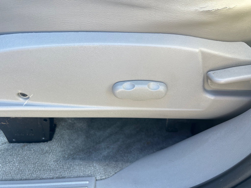 2005 Saturn Vue Image 16