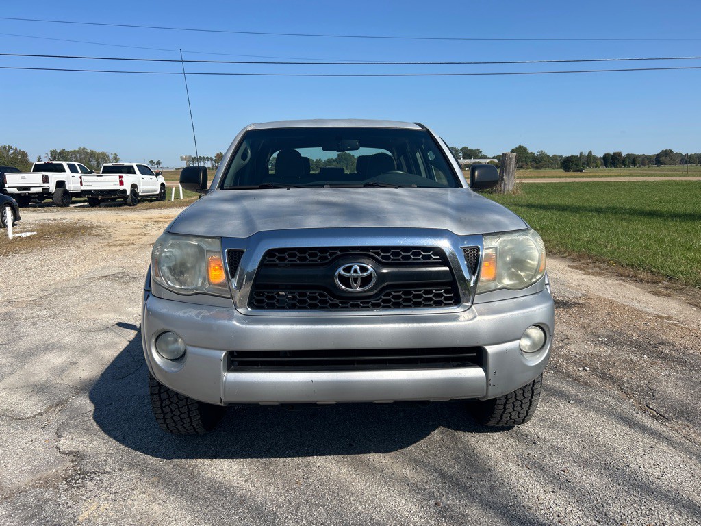 2011 Toyota Tacoma Image 2