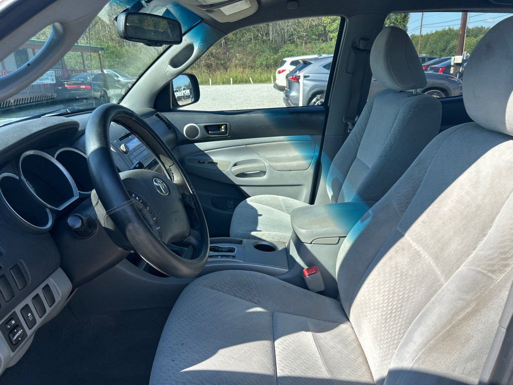 2011 Toyota Tacoma Image 8