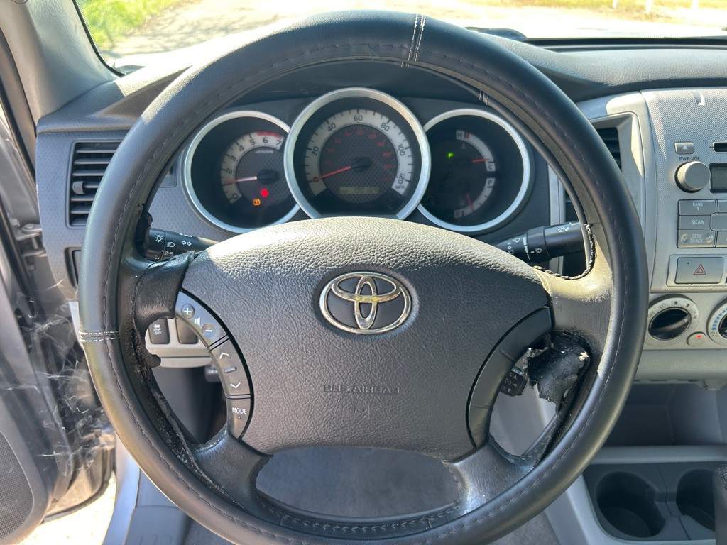 2011 Toyota Tacoma Image 9