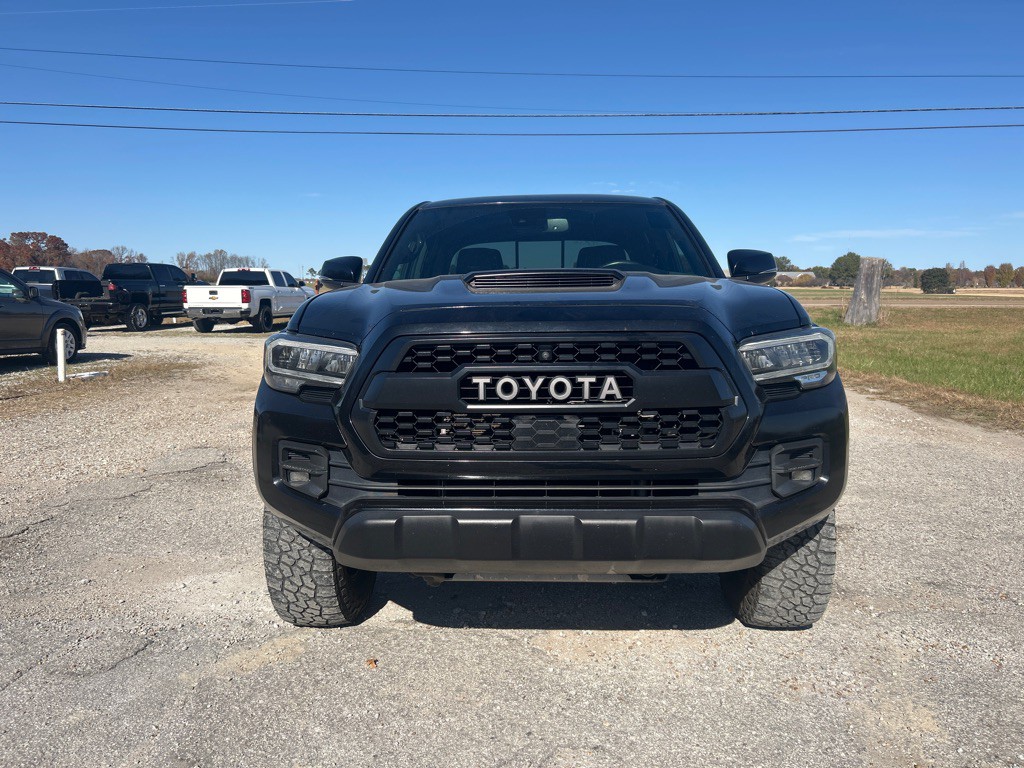 2020 Toyota Tacoma Image 2