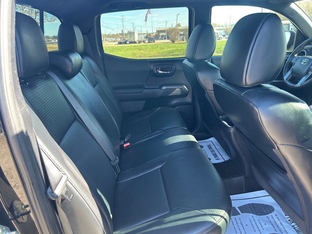 2020 Toyota Tacoma Image 21