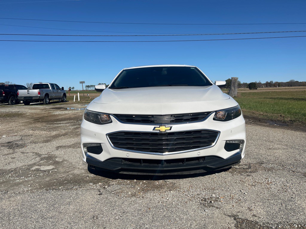 2016 Chevrolet Malibu Image 2