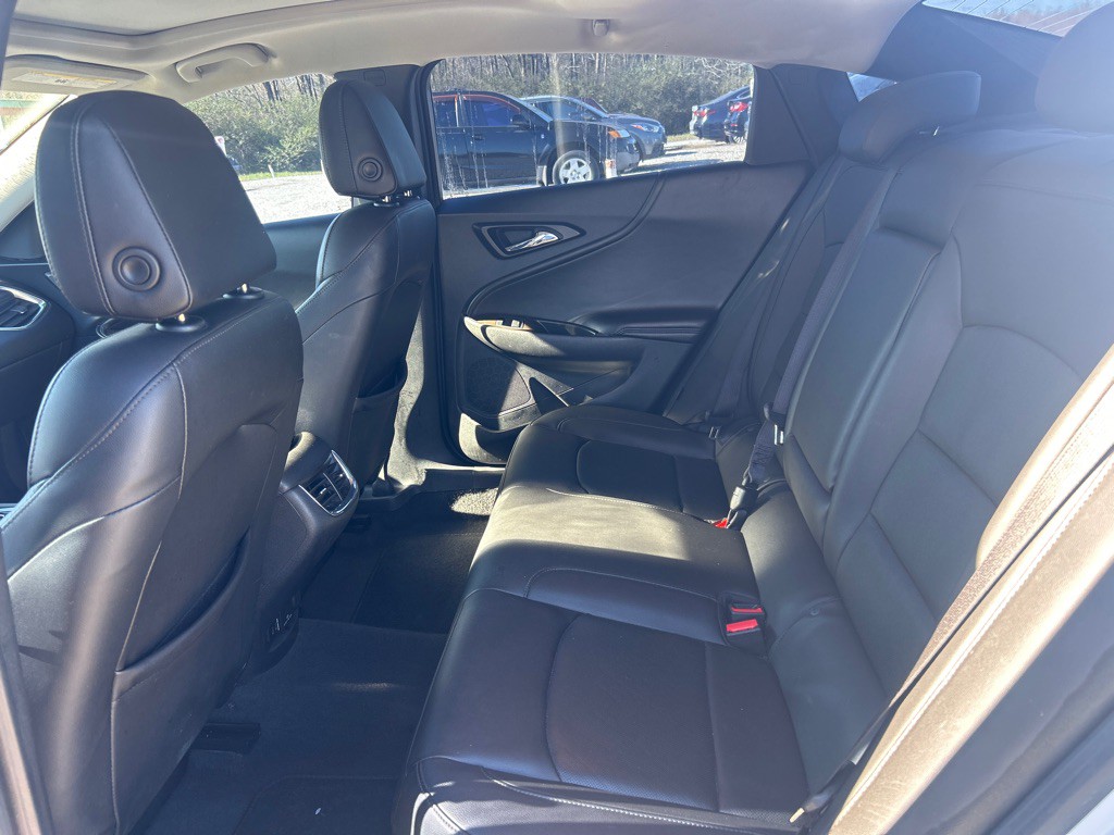 2016 Chevrolet Malibu Image 18