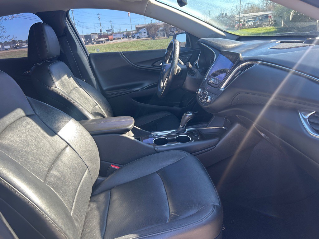 2016 Chevrolet Malibu Image 21