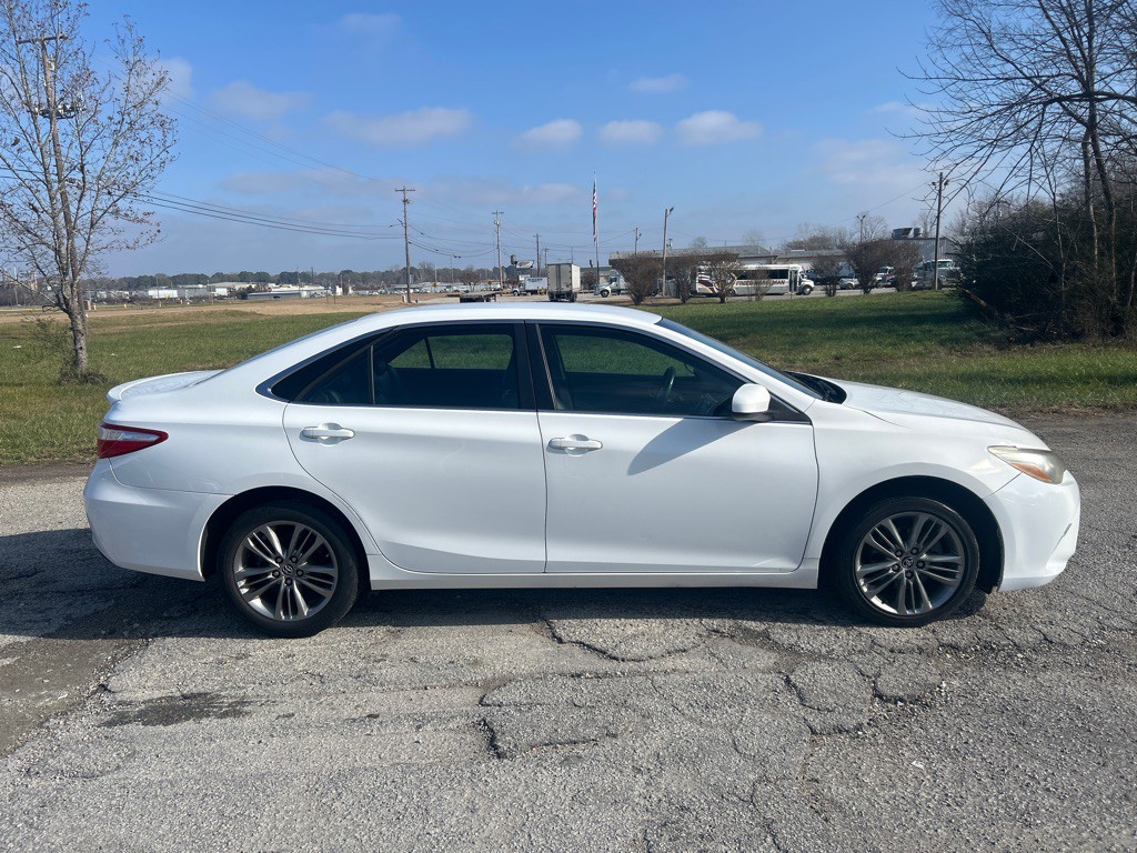 2015 Toyota Camry Image 6