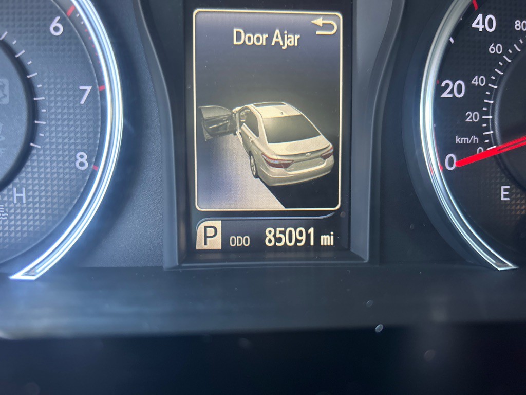 2015 Toyota Camry Image 10