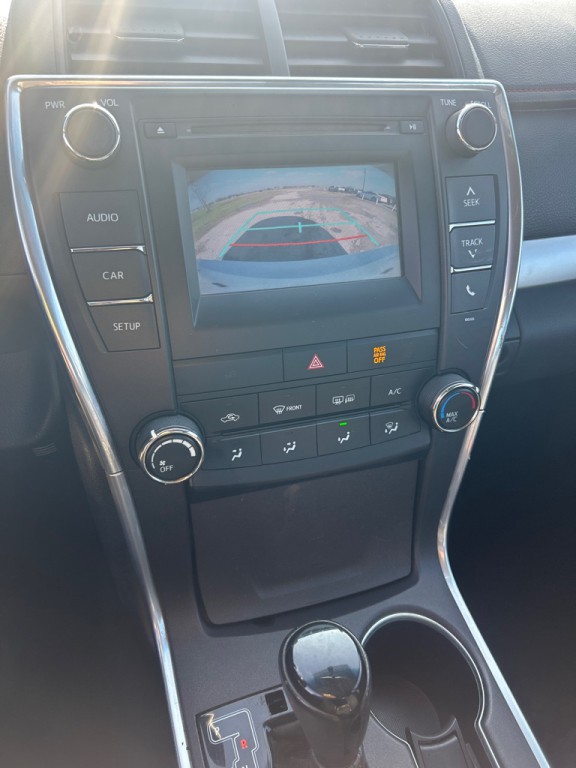 2015 Toyota Camry Image 12