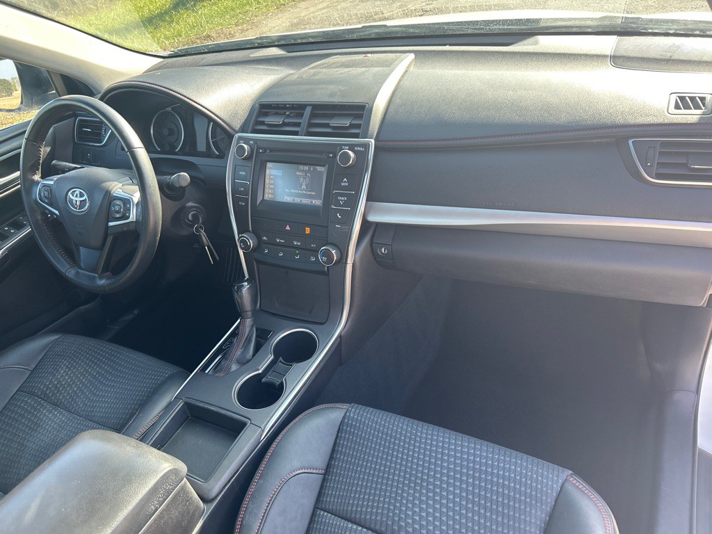 2015 Toyota Camry Image 20