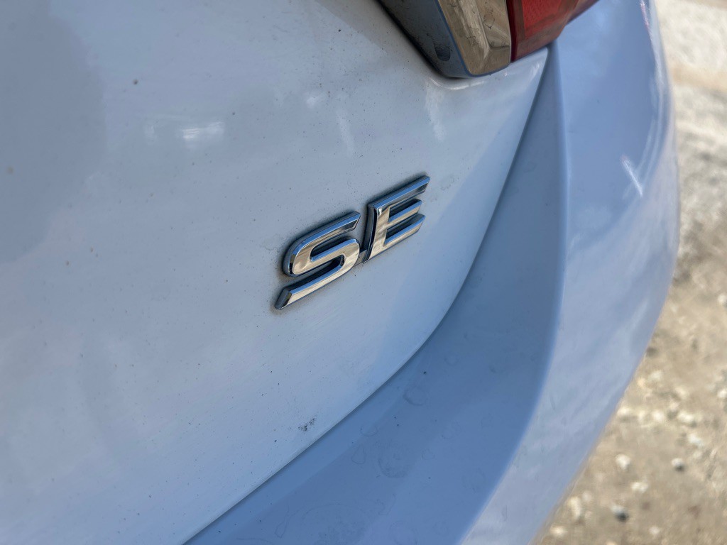 2015 Toyota Camry Image 25