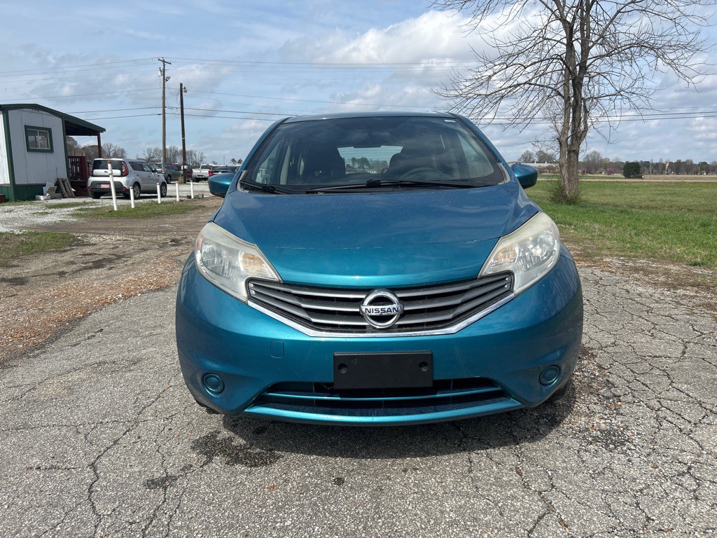 2016 Nissan Versa Image 2