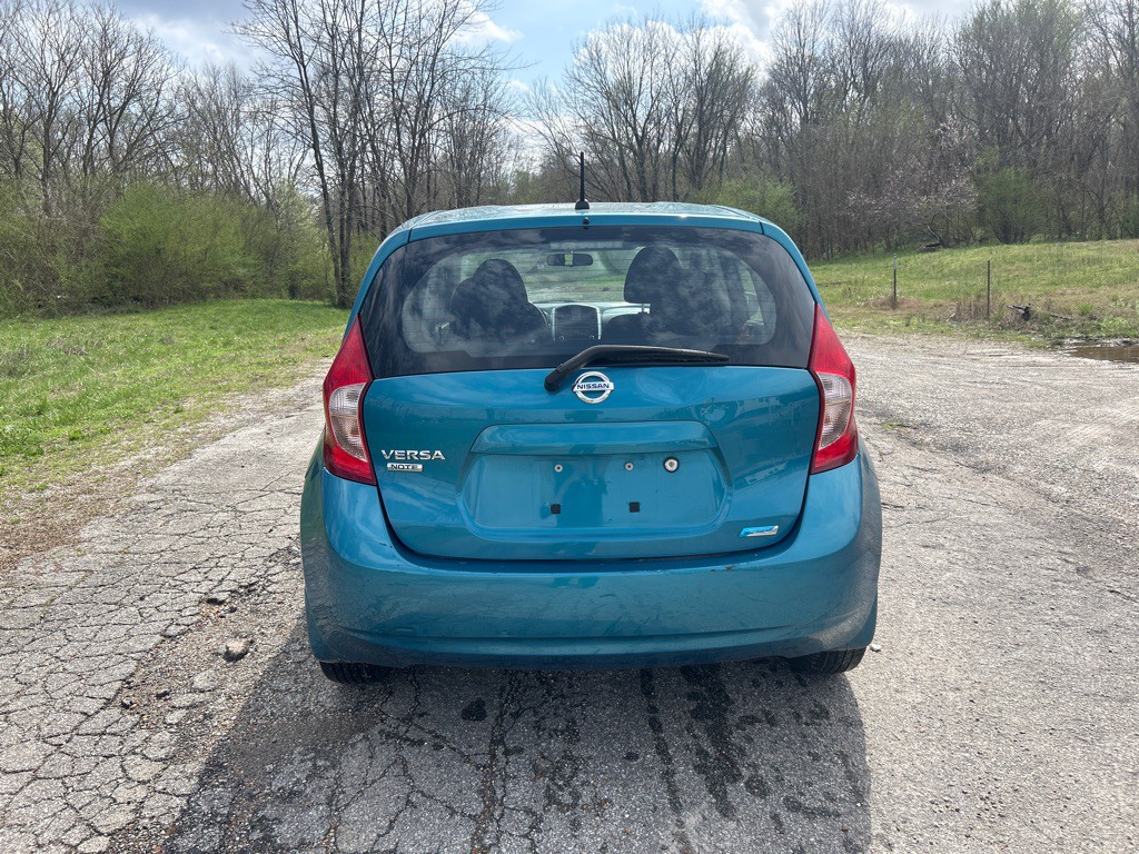 2016 Nissan Versa Image 4
