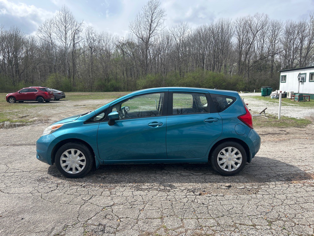 2016 Nissan Versa Image 5