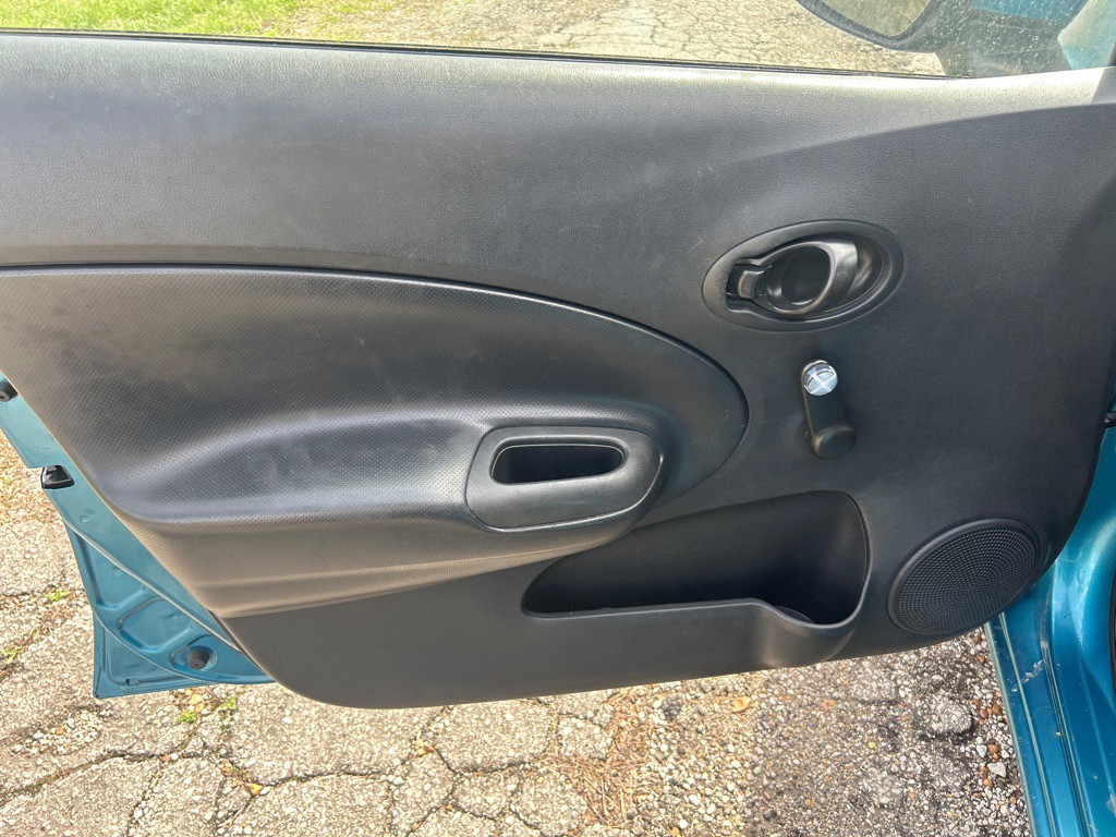 2016 Nissan Versa Image 7