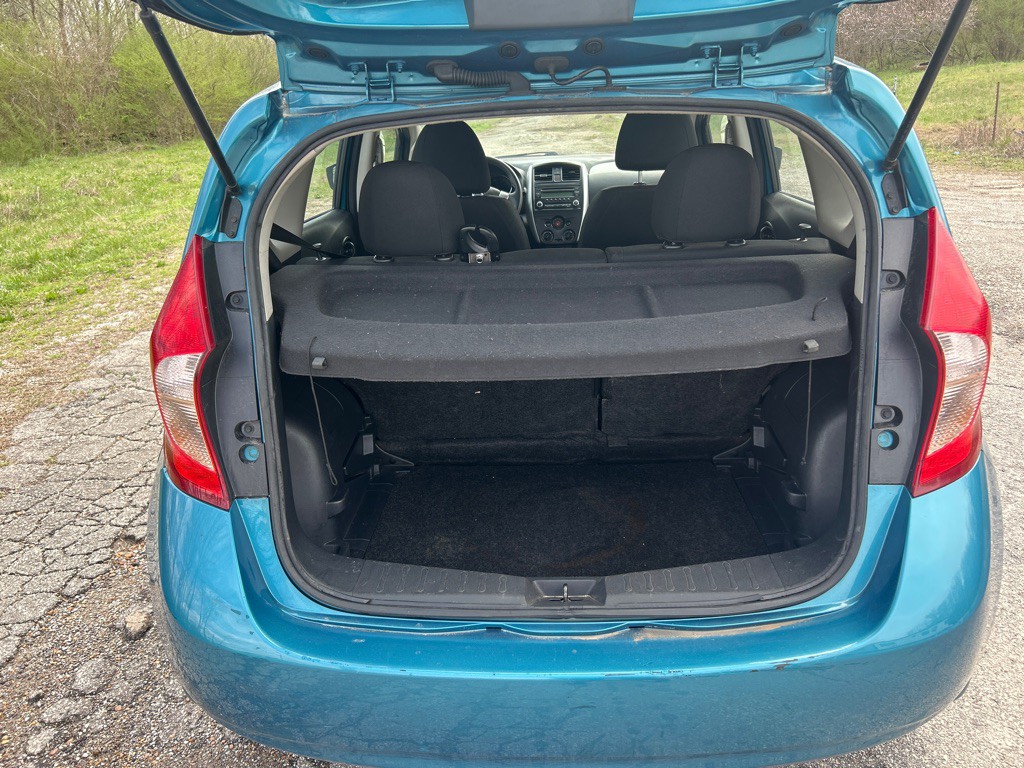 2016 Nissan Versa Image 14