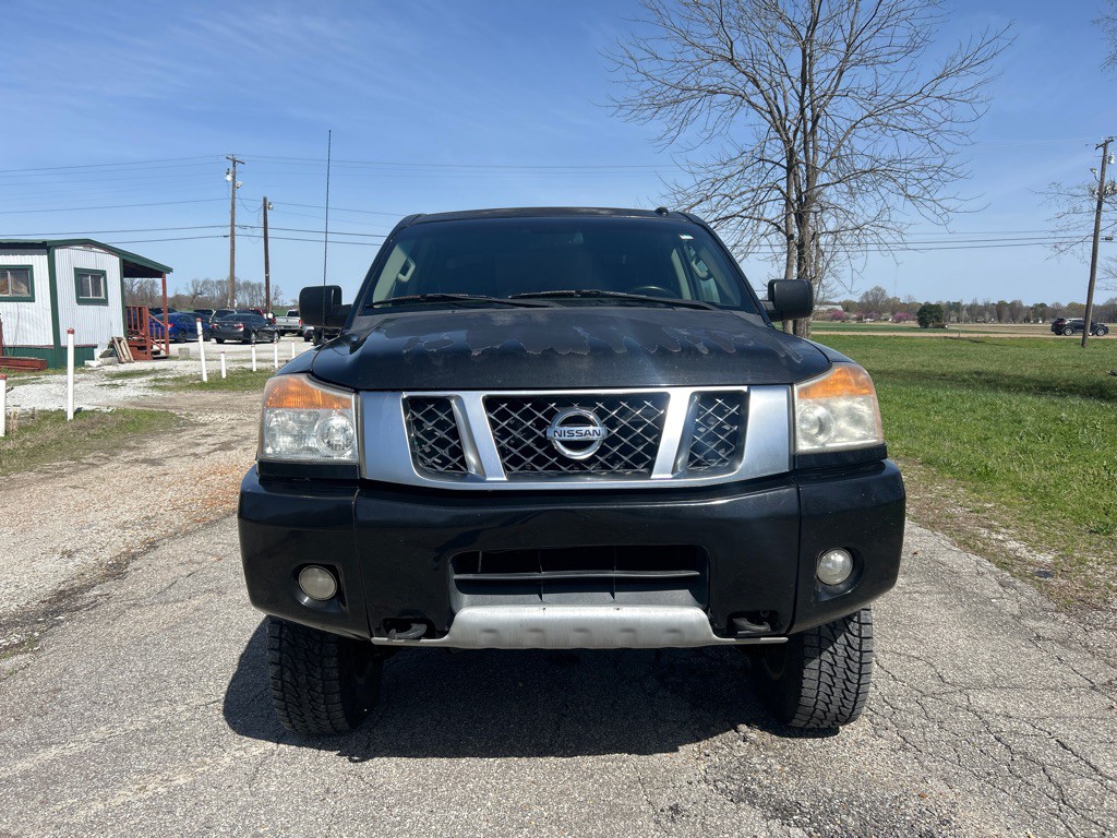 2015 Nissan Titan Image 2