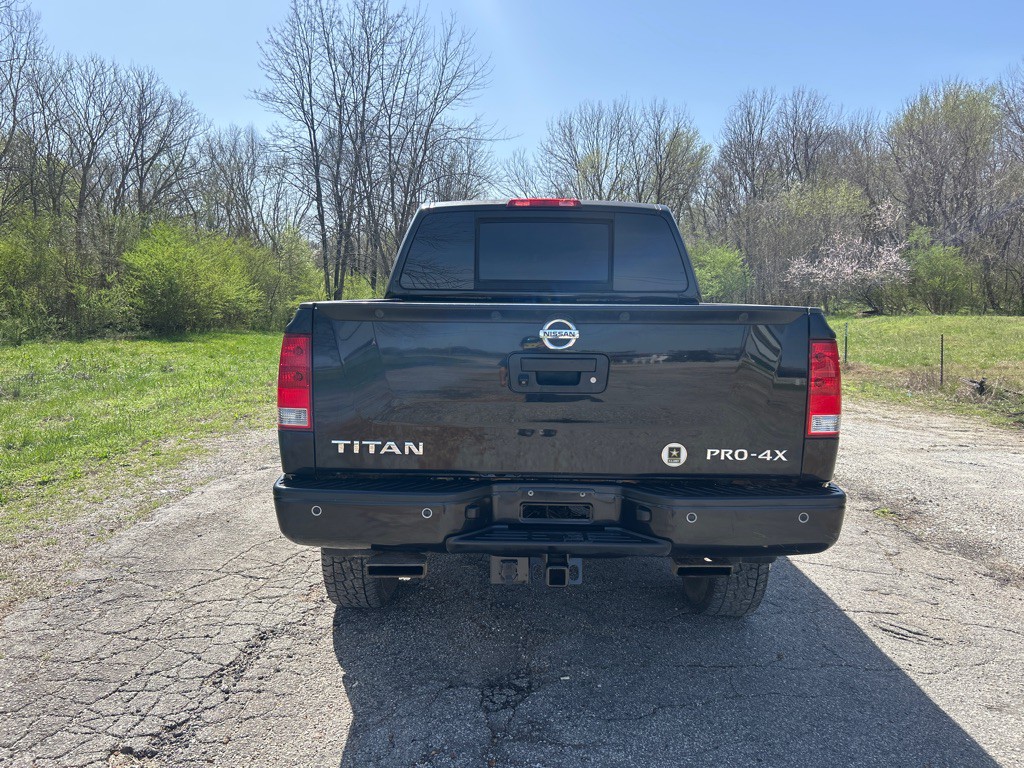 2015 Nissan Titan Image 4