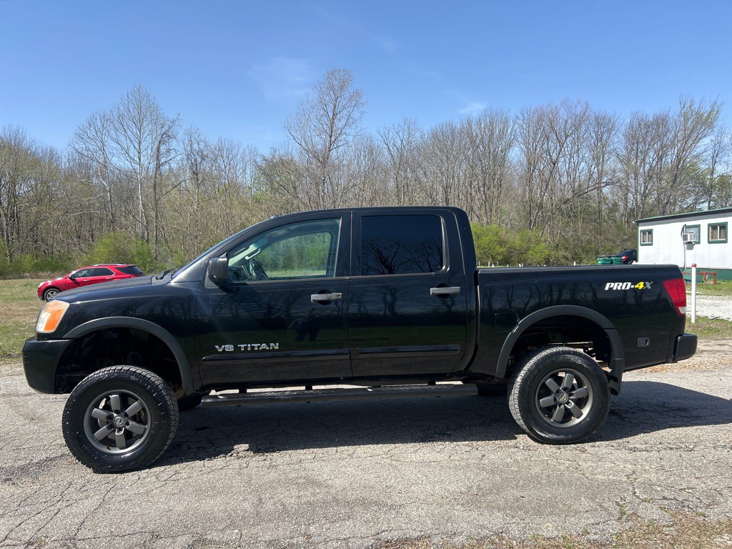 2015 Nissan Titan Image 5