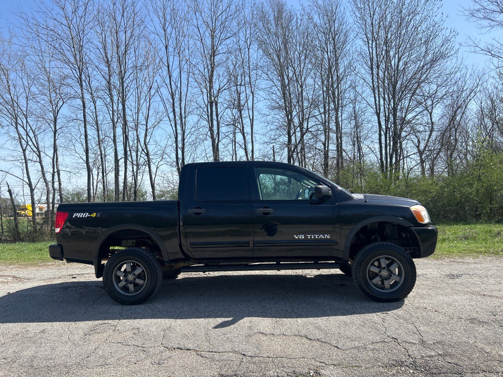 2015 Nissan Titan Image 6