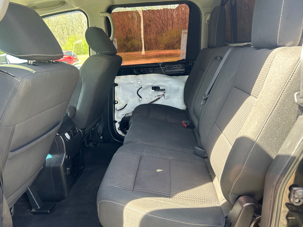 2015 Nissan Titan Image 17