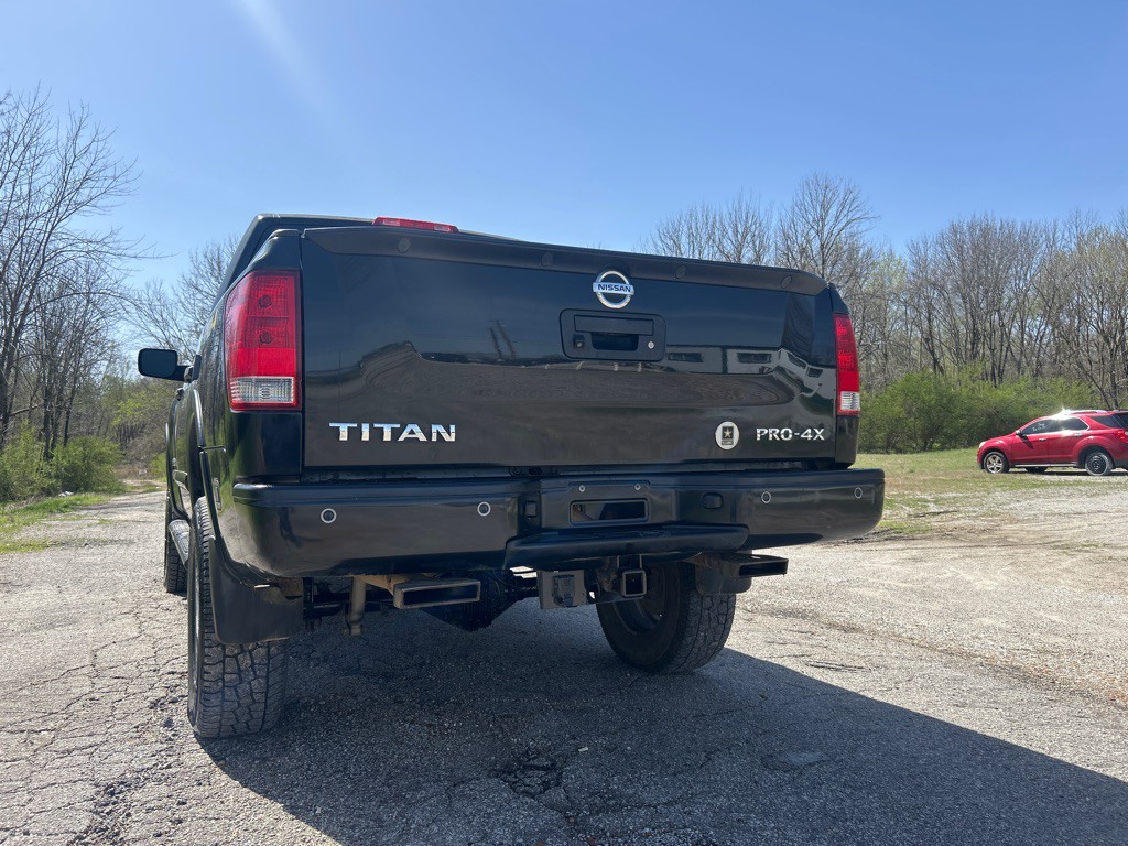 2015 Nissan Titan Image 33