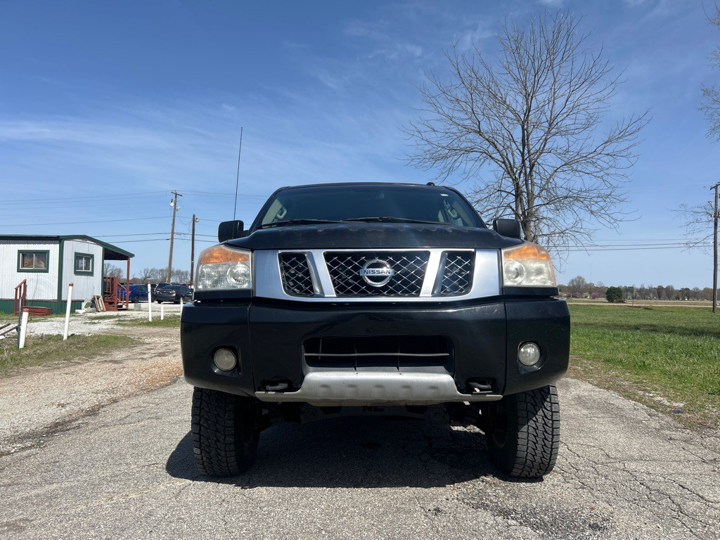 2015 Nissan Titan Image 34