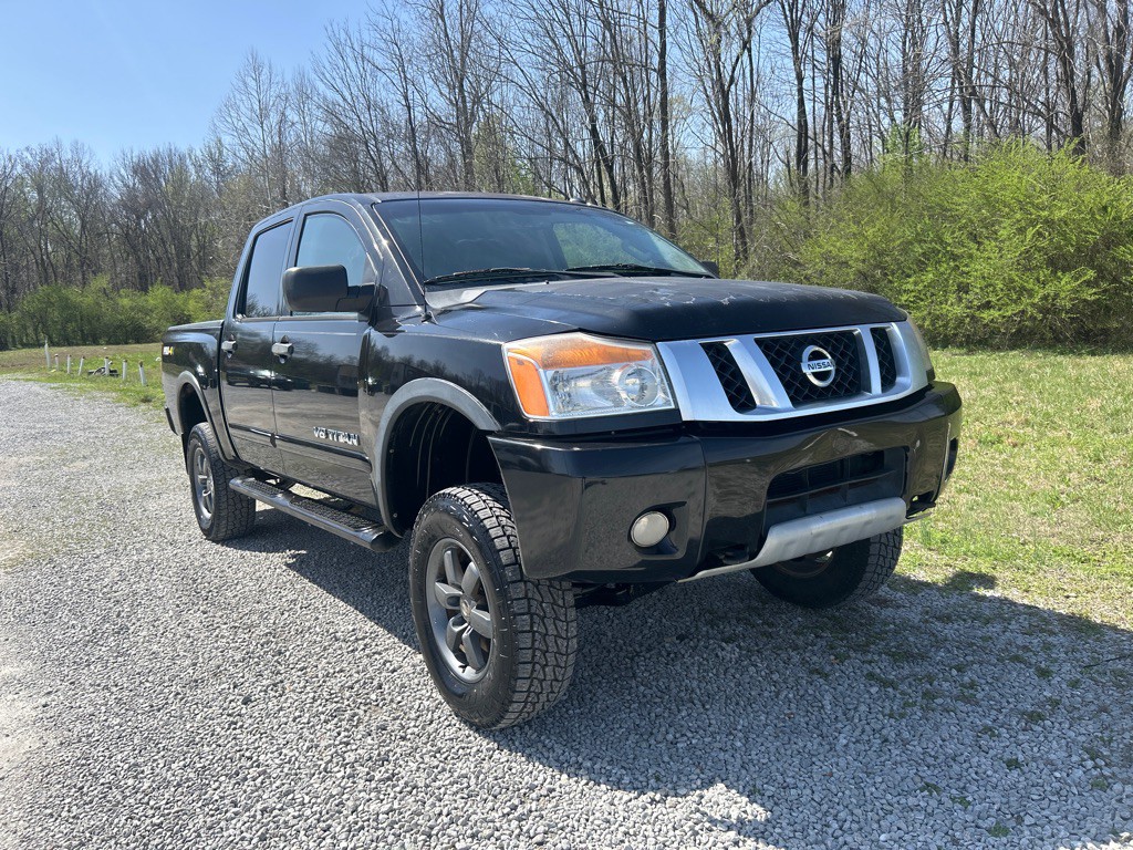 2015 Nissan Titan Image 37