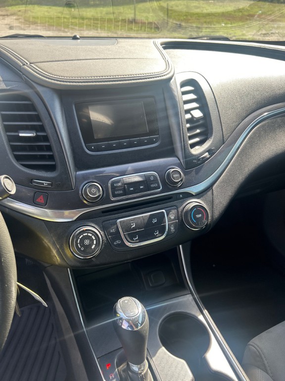 2015 Chevrolet Impala Image 12