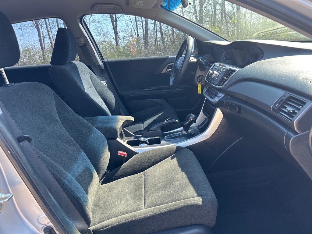 2013 Honda Accord Image 18