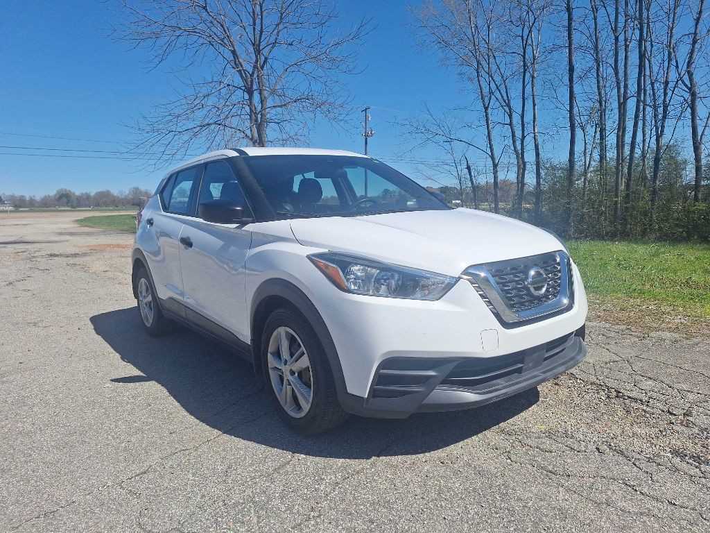 2020 Nissan Kicks Image 1