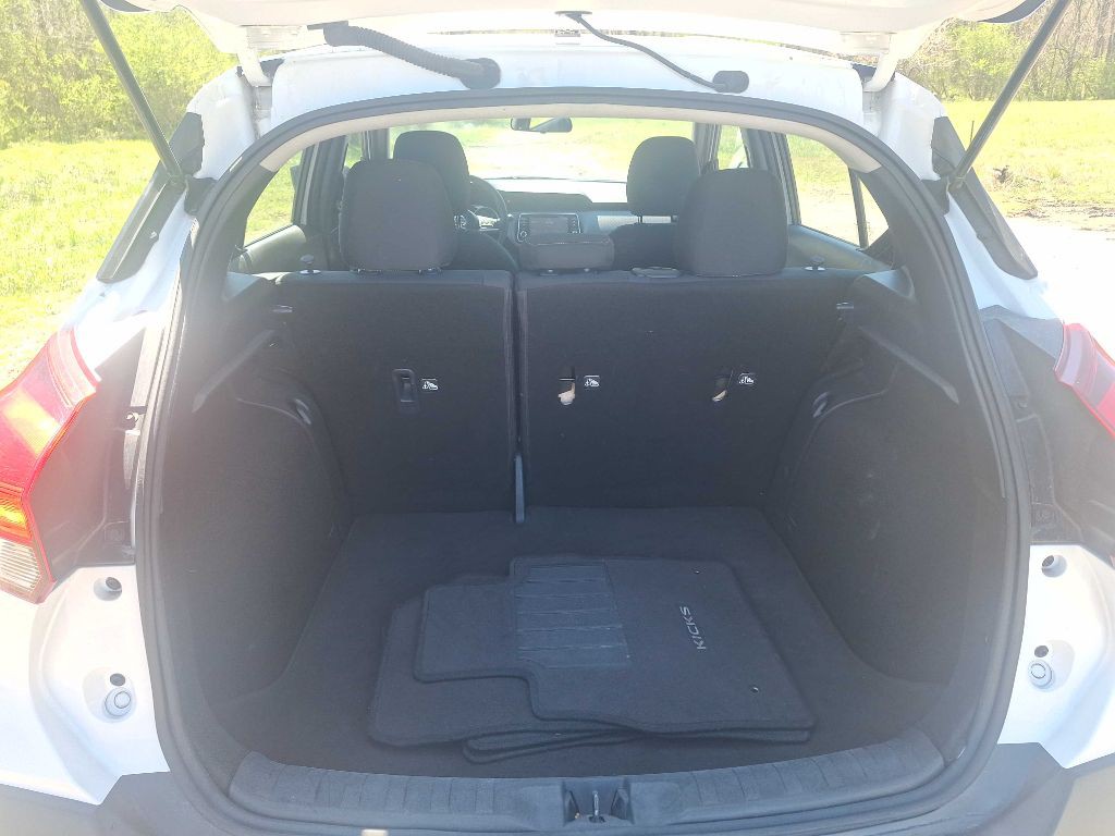 2020 Nissan Kicks Image 16