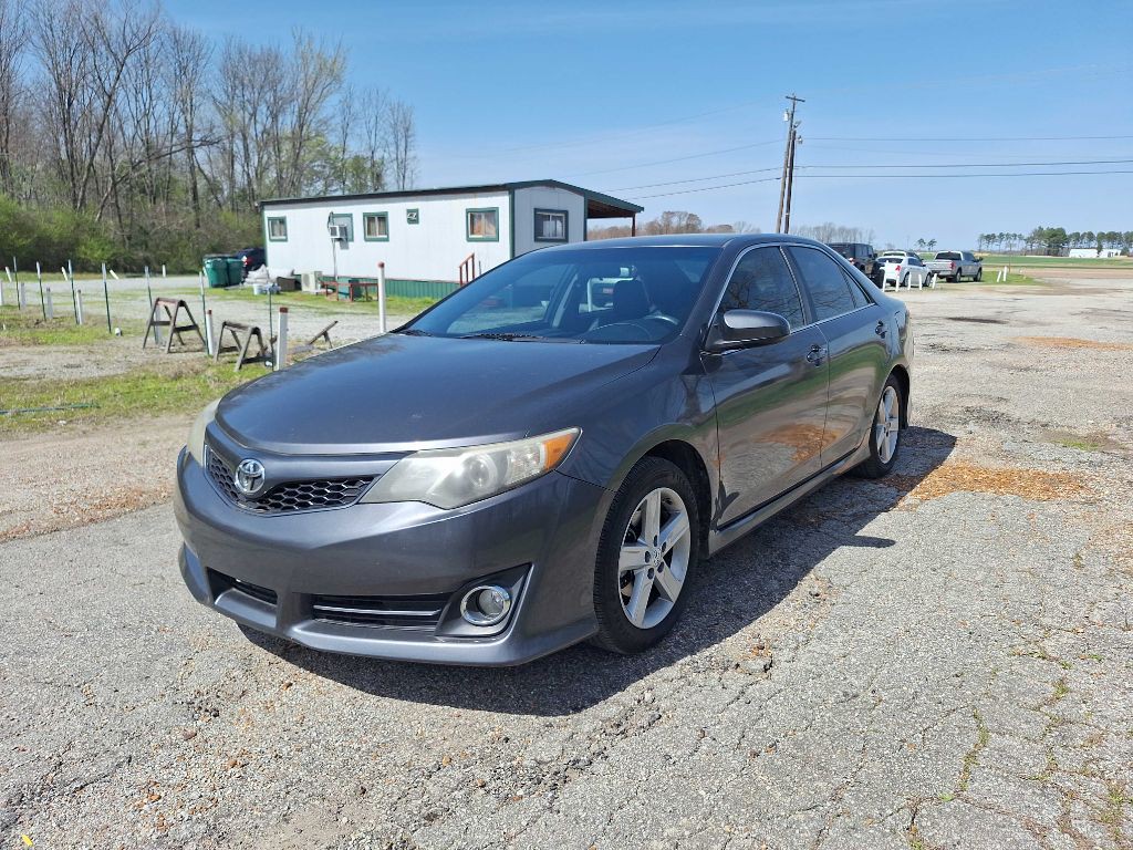 2014 Toyota Camry Image 3