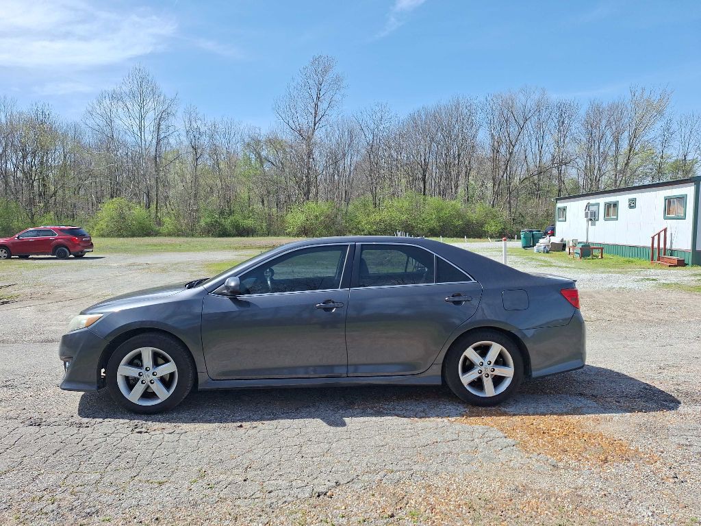 2014 Toyota Camry Image 5
